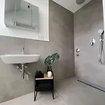 Willkommen In Ihrem Silvollen Zuhause Auf Zeit - Ein Ort Zum Wohlfühlen *