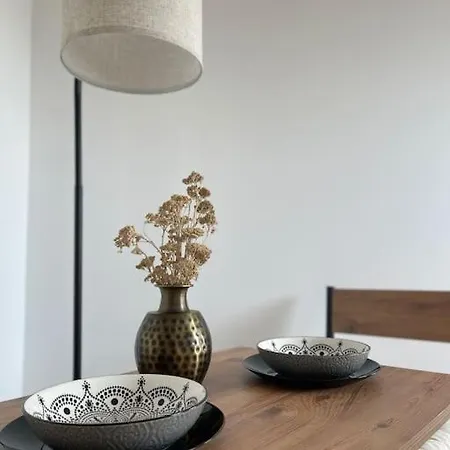 Apartment Willkommen In Ihrem Silvollen Zuhause Auf Zeit - Ein Ort Zum Wohlfuehlen Monchengladbach